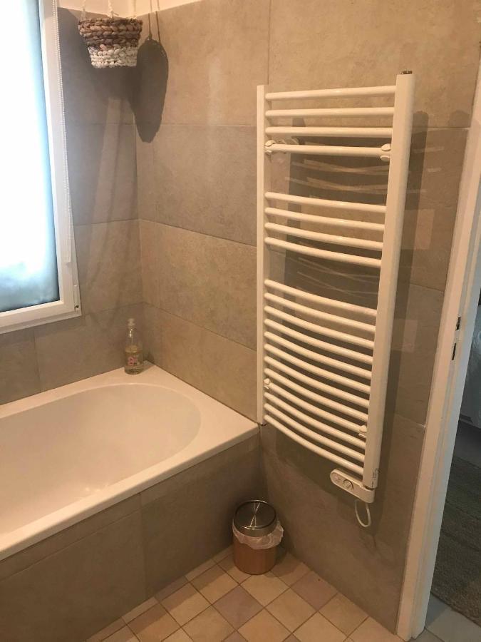 LA MAISON DE LA DUNE - Jacuzzi 1ère séance offerte - Piscine chauffée avec Abri Amovible - Plage située à 200m, accès direct par le bois - Borne VE La Couarde-sur-Mer Exterior foto